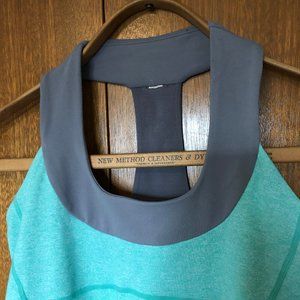 lululemon Workout Top, size 8